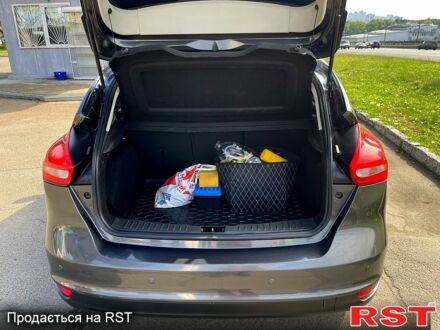 Форд Фокус 2016 в Киеве на Automoto.ua Серый Форд Фокус, объемом двигателя 1.5 л и пробегом 220 тыс. км за 9500 $, фото 1 на Automoto.ua