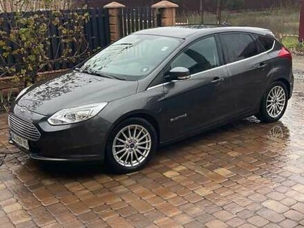 Серый Форд Фокус, объемом двигателя 0 л и пробегом 77 тыс. км за 10200 $, фото 1 на Automoto.ua