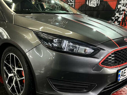 Серый Форд Фокус, объемом двигателя 2 л и пробегом 89 тыс. км за 11000 $, фото 1 на Automoto.ua