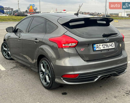 Серый Форд Фокус, объемом двигателя 2 л и пробегом 257 тыс. км за 12800 $, фото 1 на Automoto.ua