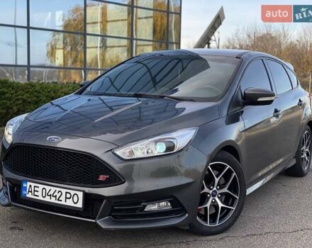 Сірий Форд Фокус, об'ємом двигуна 2 л та пробігом 142 тис. км за 9900 $, фото 1 на Automoto.ua