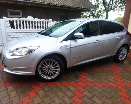 Серый Форд Фокус, объемом двигателя 2 л и пробегом 89 тыс. км за 8100 $, фото 1 на Automoto.ua