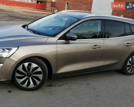 Серый Форд Фокус, объемом двигателя 1.5 л и пробегом 197 тыс. км за 12800 $, фото 1 на Automoto.ua