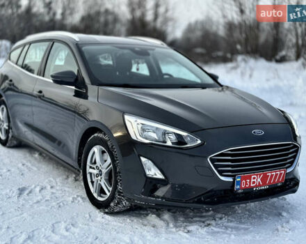 Серый Форд Фокус, объемом двигателя 1.5 л и пробегом 195 тыс. км за 12200 $, фото 1 на Automoto.ua