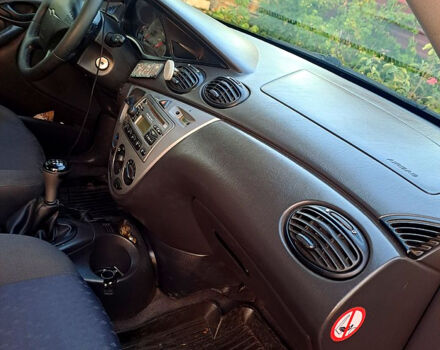 Синій Форд Фокус, об'ємом двигуна 1.6 л та пробігом 255 тис. км за 3100 $, фото 4 на Automoto.ua