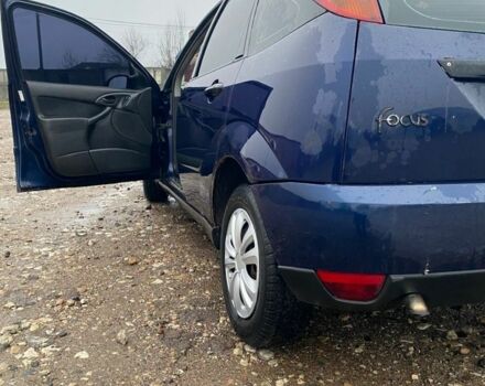 Синій Форд Фокус, об'ємом двигуна 1.8 л та пробігом 255 тис. км за 1800 $, фото 2 на Automoto.ua