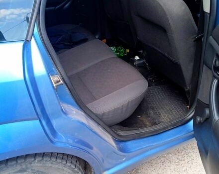 Синій Форд Фокус, об'ємом двигуна 1.6 л та пробігом 350 тис. км за 3200 $, фото 8 на Automoto.ua