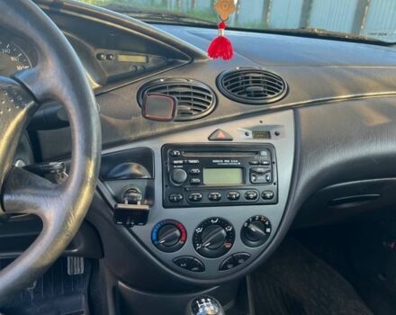 Синій Форд Фокус, об'ємом двигуна 1.6 л та пробігом 309 тис. км за 2300 $, фото 2 на Automoto.ua