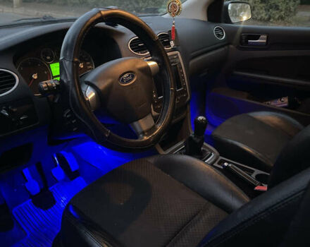 Синій Форд Фокус, об'ємом двигуна 2 л та пробігом 305 тис. км за 4000 $, фото 2 на Automoto.ua