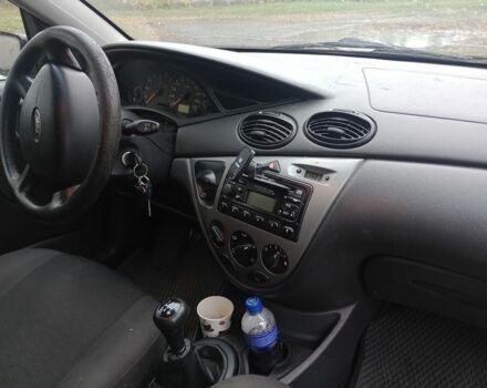 Синій Форд Фокус, об'ємом двигуна 1 л та пробігом 330 тис. км за 2200 $, фото 6 на Automoto.ua