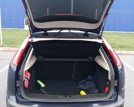 Синій Форд Фокус, об'ємом двигуна 1.6 л та пробігом 286 тис. км за 4500 $, фото 2 на Automoto.ua