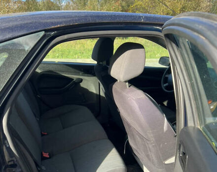 Синий Форд Фокус, объемом двигателя 1.4 л и пробегом 240 тыс. км за 3800 $, фото 4 на Automoto.ua