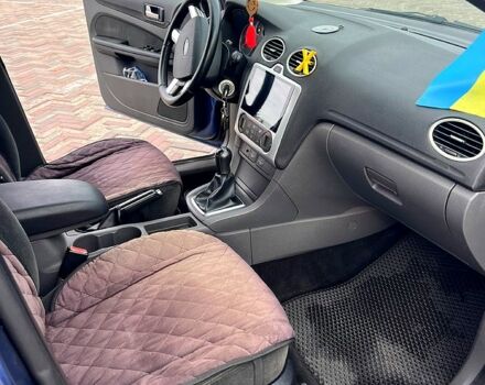 Синий Форд Фокус, объемом двигателя 1.8 л и пробегом 240 тыс. км за 5500 $, фото 1 на Automoto.ua