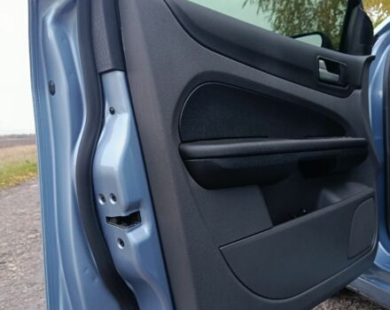 Синий Форд Фокус, объемом двигателя 1.6 л и пробегом 347 тыс. км за 4700 $, фото 12 на Automoto.ua