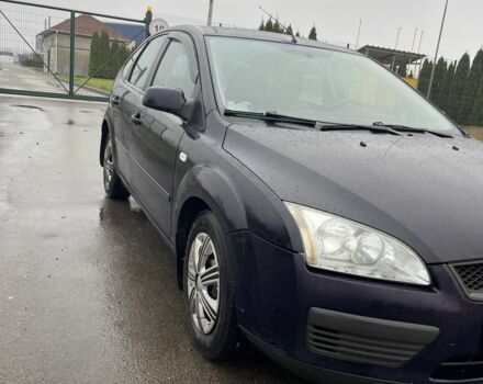 Синий Форд Фокус, объемом двигателя 1.4 л и пробегом 300 тыс. км за 3300 $, фото 2 на Automoto.ua