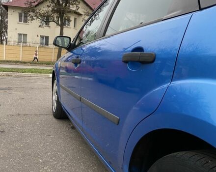 Синий Форд Фокус, объемом двигателя 1.4 л и пробегом 165 тыс. км за 2100 $, фото 4 на Automoto.ua