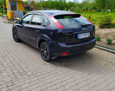 Синий Форд Фокус, объемом двигателя 1.39 л и пробегом 323 тыс. км за 4200 $, фото 2 на Automoto.ua