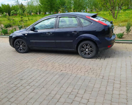 Синий Форд Фокус, объемом двигателя 1.39 л и пробегом 323 тыс. км за 4200 $, фото 1 на Automoto.ua