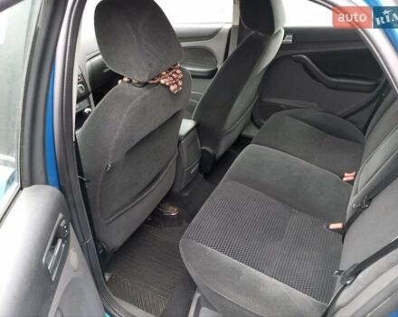 Синий Форд Фокус, объемом двигателя 1.6 л и пробегом 195 тыс. км за 6000 $, фото 4 на Automoto.ua