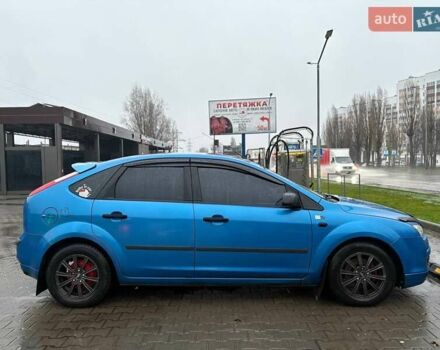Синий Форд Фокус, объемом двигателя 1.6 л и пробегом 245 тыс. км за 4500 $, фото 2 на Automoto.ua