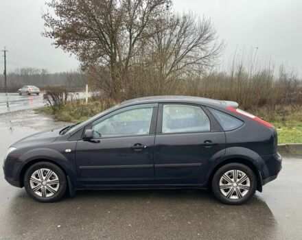 Синий Форд Фокус, объемом двигателя 1.4 л и пробегом 300 тыс. км за 3300 $, фото 5 на Automoto.ua