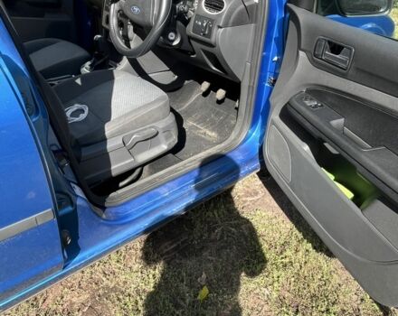 Синий Форд Фокус, объемом двигателя 1.4 л и пробегом 160 тыс. км за 2000 $, фото 5 на Automoto.ua