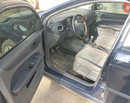 Синий Форд Фокус, объемом двигателя 1.4 л и пробегом 203 тыс. км за 3600 $, фото 4 на Automoto.ua
