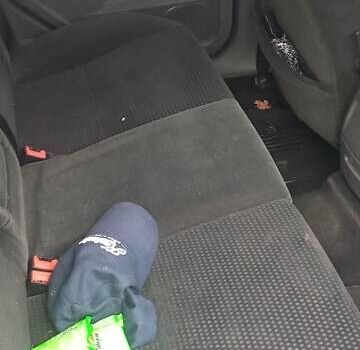 Синий Форд Фокус, объемом двигателя 1.6 л и пробегом 267 тыс. км за 3450 $, фото 2 на Automoto.ua