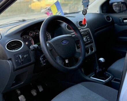 Синий Форд Фокус, объемом двигателя 1.6 л и пробегом 340 тыс. км за 4000 $, фото 6 на Automoto.ua