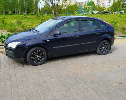 Синий Форд Фокус, объемом двигателя 1.39 л и пробегом 323 тыс. км за 4200 $, фото 3 на Automoto.ua