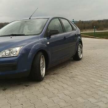 Синий Форд Фокус, объемом двигателя 1.6 л и пробегом 197 тыс. км за 5200 $, фото 2 на Automoto.ua