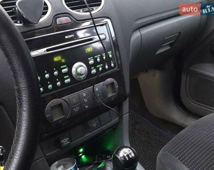 Синий Форд Фокус, объемом двигателя 2 л и пробегом 257 тыс. км за 5500 $, фото 6 на Automoto.ua
