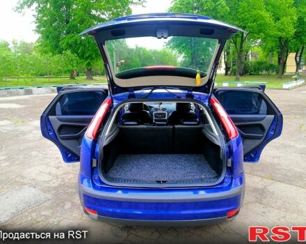 Синий Форд Фокус, объемом двигателя 1.4 л и пробегом 375 тыс. км за 4450 $, фото 9 на Automoto.ua
