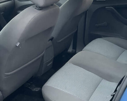 Синій Форд Фокус, об'ємом двигуна 1.6 л та пробігом 237 тис. км за 5300 $, фото 4 на Automoto.ua