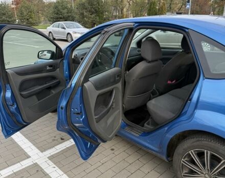 Синій Форд Фокус, об'ємом двигуна 1.6 л та пробігом 244 тис. км за 4000 $, фото 7 на Automoto.ua