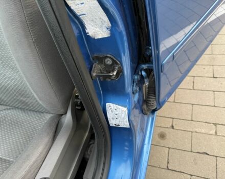 Синій Форд Фокус, об'ємом двигуна 1.6 л та пробігом 244 тис. км за 4000 $, фото 5 на Automoto.ua