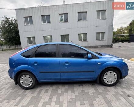 Синій Форд Фокус, об'ємом двигуна 1.6 л та пробігом 173 тис. км за 6000 $, фото 4 на Automoto.ua