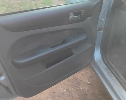 Синий Форд Фокус, объемом двигателя 1.8 л и пробегом 330 тыс. км за 1700 $, фото 2 на Automoto.ua