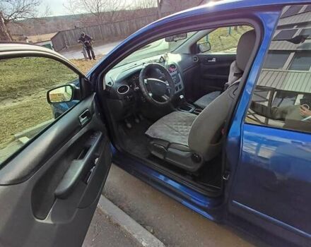 Синій Форд Фокус, об'ємом двигуна 1.6 л та пробігом 249 тис. км за 4500 $, фото 17 на Automoto.ua