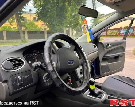 Синий Форд Фокус, объемом двигателя 1.6 л и пробегом 180 тыс. км за 5500 $, фото 2 на Automoto.ua