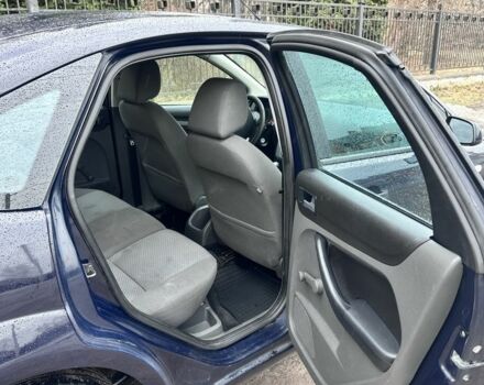 Синій Форд Фокус, об'ємом двигуна 1.4 л та пробігом 308 тис. км за 3600 $, фото 6 на Automoto.ua