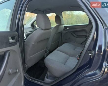 Синий Форд Фокус, объемом двигателя 2 л и пробегом 357 тыс. км за 4700 $, фото 4 на Automoto.ua