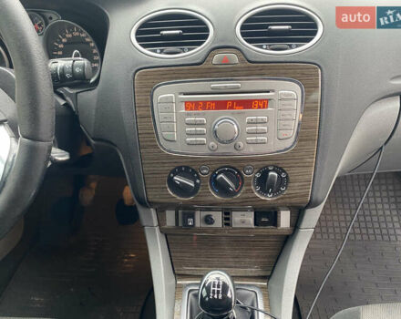 Синий Форд Фокус, объемом двигателя 2 л и пробегом 265 тыс. км за 6000 $, фото 7 на Automoto.ua