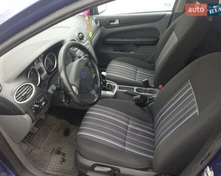 Синій Форд Фокус, об'ємом двигуна 1.6 л та пробігом 307 тис. км за 4700 $, фото 28 на Automoto.ua