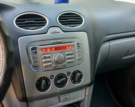 Синий Форд Фокус, объемом двигателя 1.6 л и пробегом 167 тыс. км за 4290 $, фото 6 на Automoto.ua