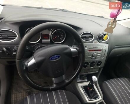 Синій Форд Фокус, об'ємом двигуна 1.6 л та пробігом 307 тис. км за 4700 $, фото 26 на Automoto.ua