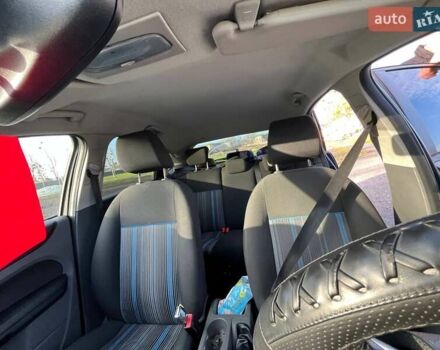 Синий Форд Фокус, объемом двигателя 1.6 л и пробегом 273 тыс. км за 5250 $, фото 2 на Automoto.ua