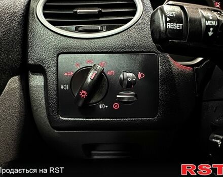 Синій Форд Фокус, об'ємом двигуна 1.6 л та пробігом 171 тис. км за 6300 $, фото 9 на Automoto.ua