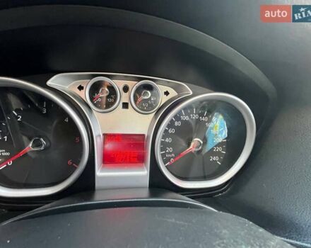 Синий Форд Фокус, объемом двигателя 1.6 л и пробегом 276 тыс. км за 4500 $, фото 5 на Automoto.ua