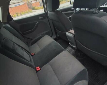 Синій Форд Фокус, об'ємом двигуна 2 л та пробігом 195 тис. км за 5300 $, фото 6 на Automoto.ua